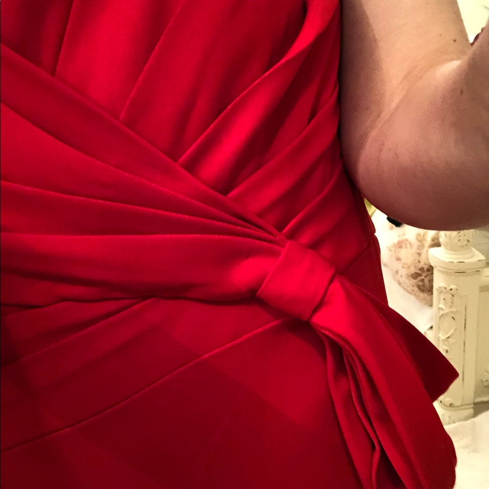 Badgley Mischka gown w train